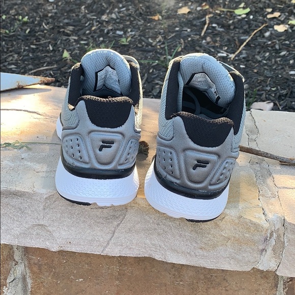 Fila memory foam silver sneakers - Picture 5 of 6